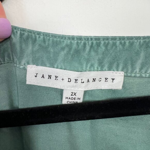 Jane & Delancey Green Notched Neck Roll Tab Long Sleeve Top 2X cg - Picture 2 of 6